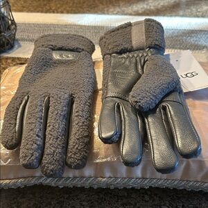 UGG Women's Grey Faux Shearling and Leather Gloves